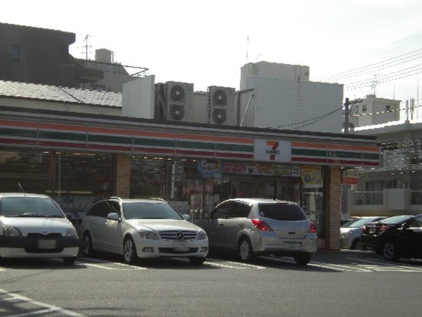 セブンイレブン(コンビニ)まで440m ル－ブル 貴船