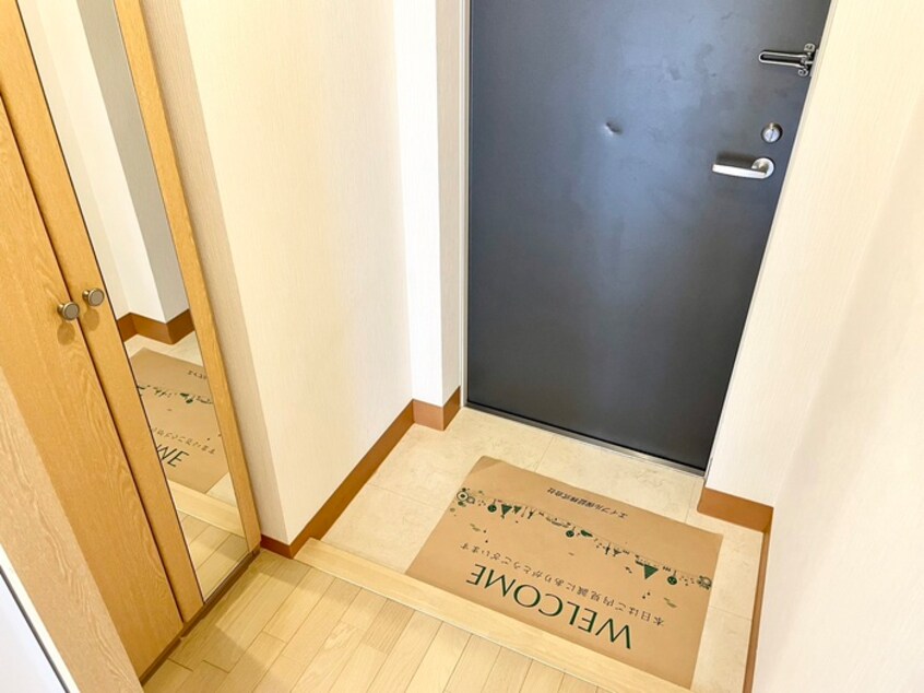 玄関 ノステルコ－ト岡崎