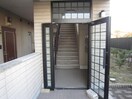 エントランス部分 リバ－サイド三日月