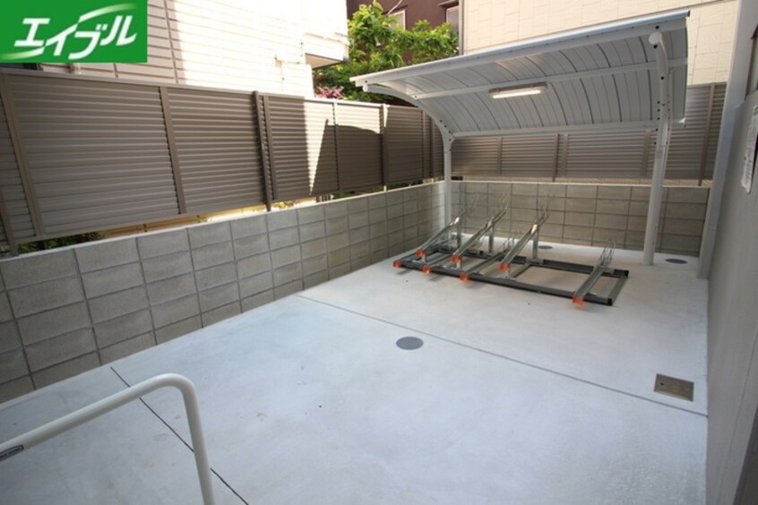 駐輪場 プティフルール