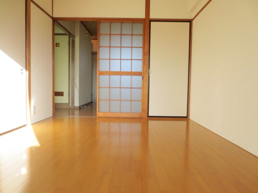 居室 荒中マンション