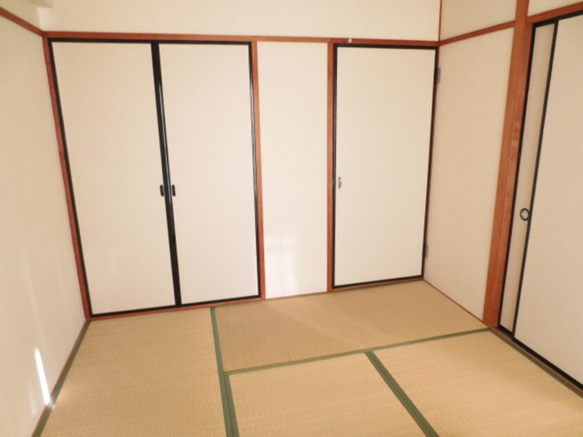 居室 荒中マンション