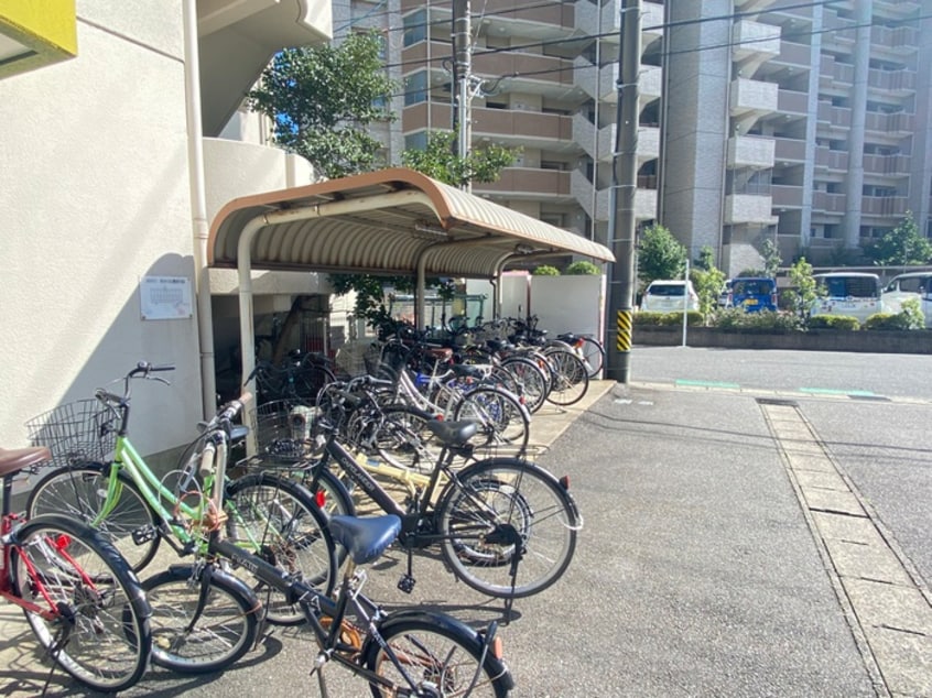 駐輪場 パレス三宝