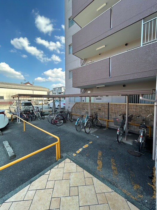 駐輪場 ハイツナギサ