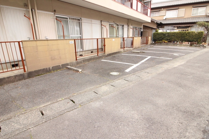 駐車場 第一ﾏﾝｼｮﾝ龍