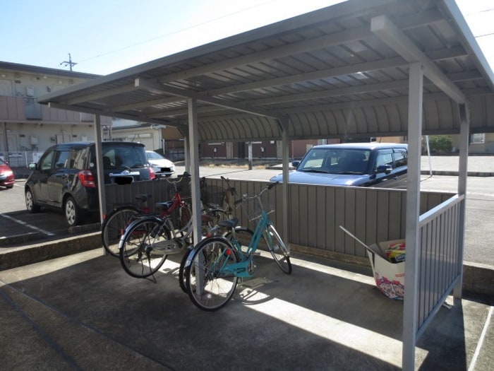 駐輪場 メゾンドール