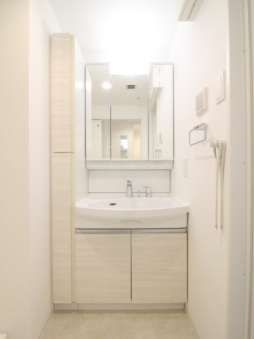 洗面 THE LOUNGE LINEAR GATE