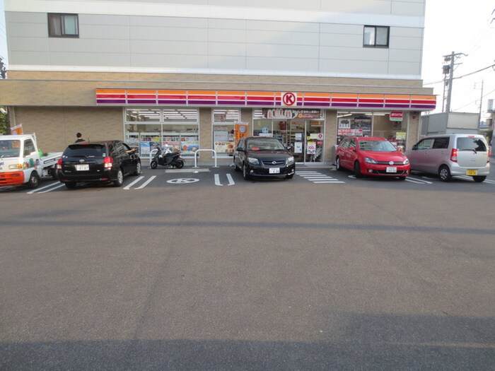 ファミリーマート天白弥生が岡店(コンビニ)まで1000m アーバンハイツ御幸山