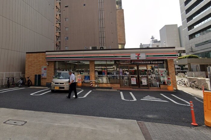 セブンイレブン名古屋錦2長者町通店(コンビニ)まで82m さくらHills NISHIKI Pla Re