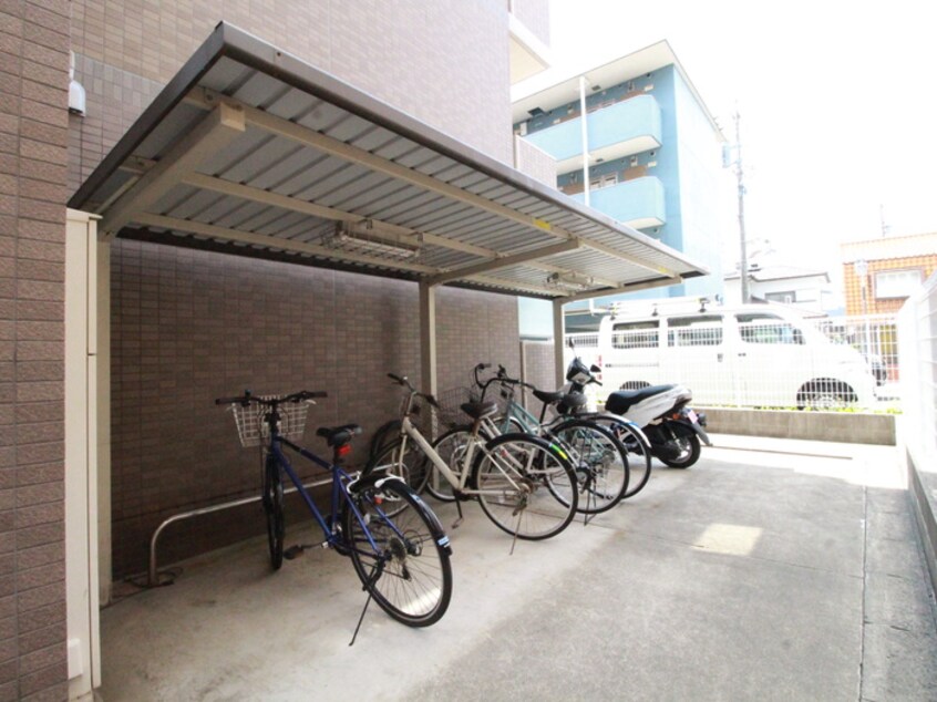 駐輪場 プレシャス雪