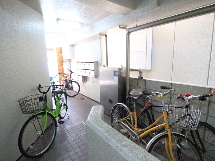 エントランス部分 メゾンイワタ