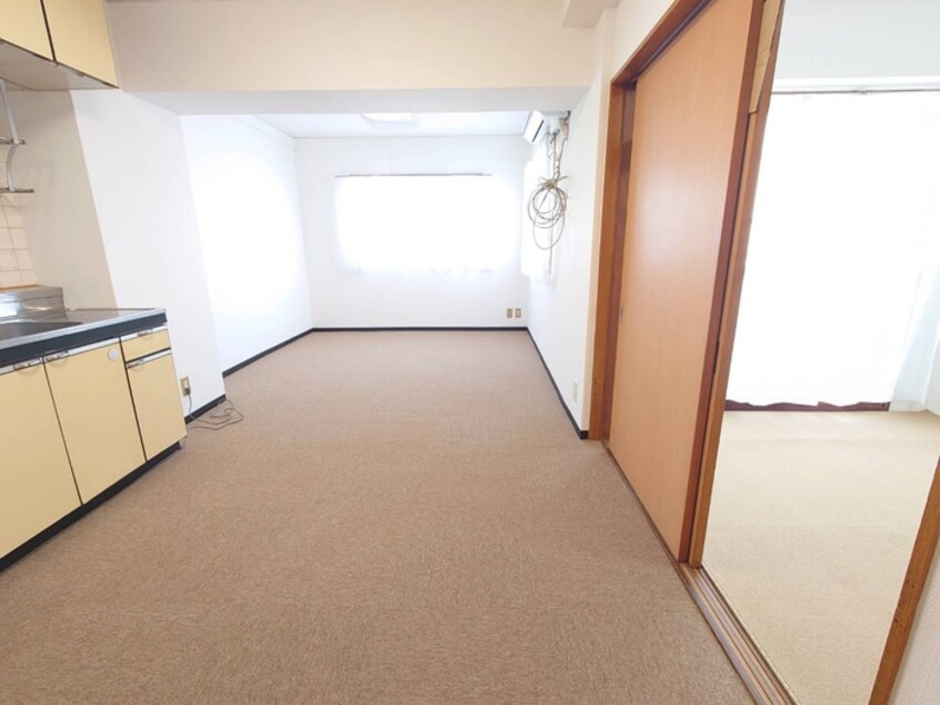 居室 メゾンイワタ