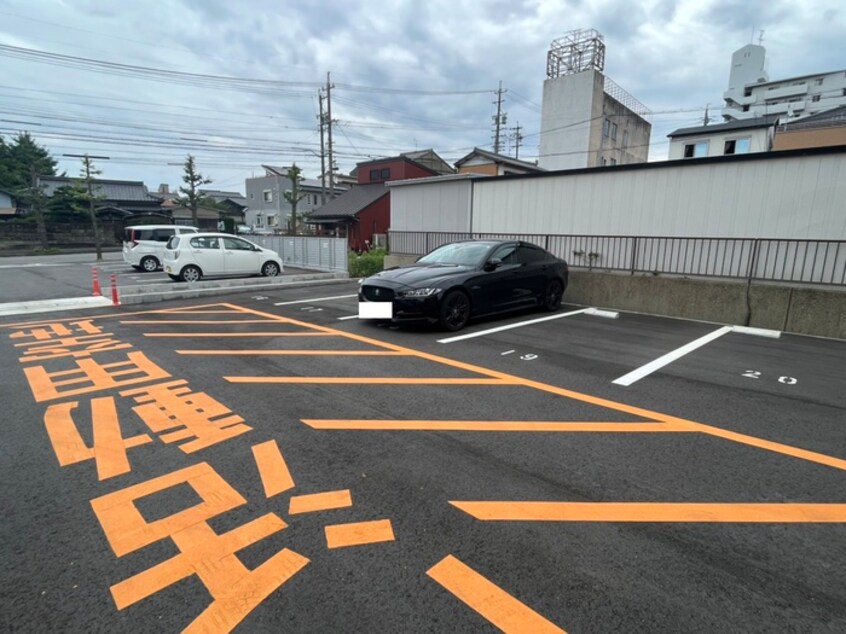 駐車場 A・City八帖