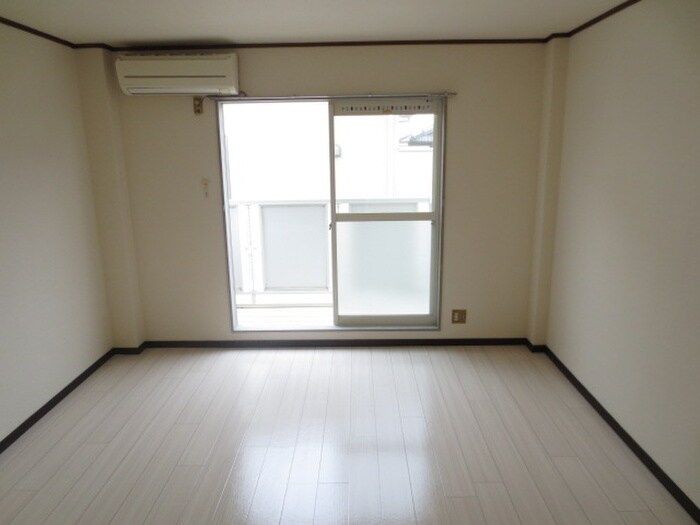 居室 サ－プラスワン大島