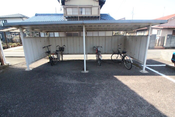 駐輪場 サ－プラスワン大島