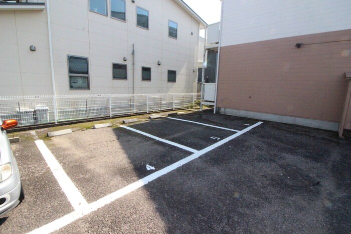 駐車場 サ－プラスワン大島