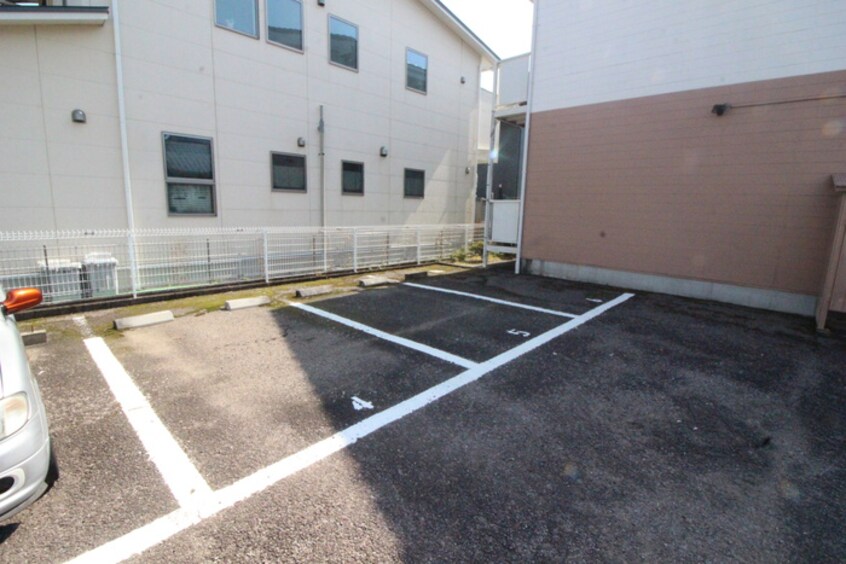 駐車場 サ－プラスワン大島