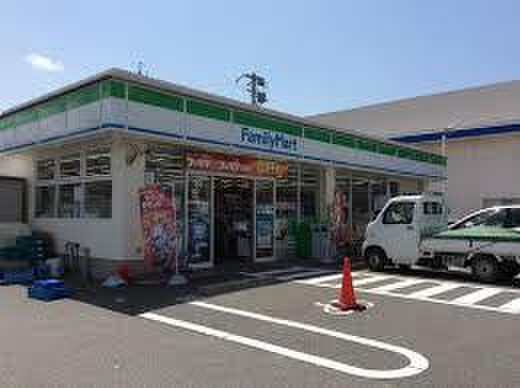 ファミリーマート(コンビニ)まで1170m クレセント晴丘