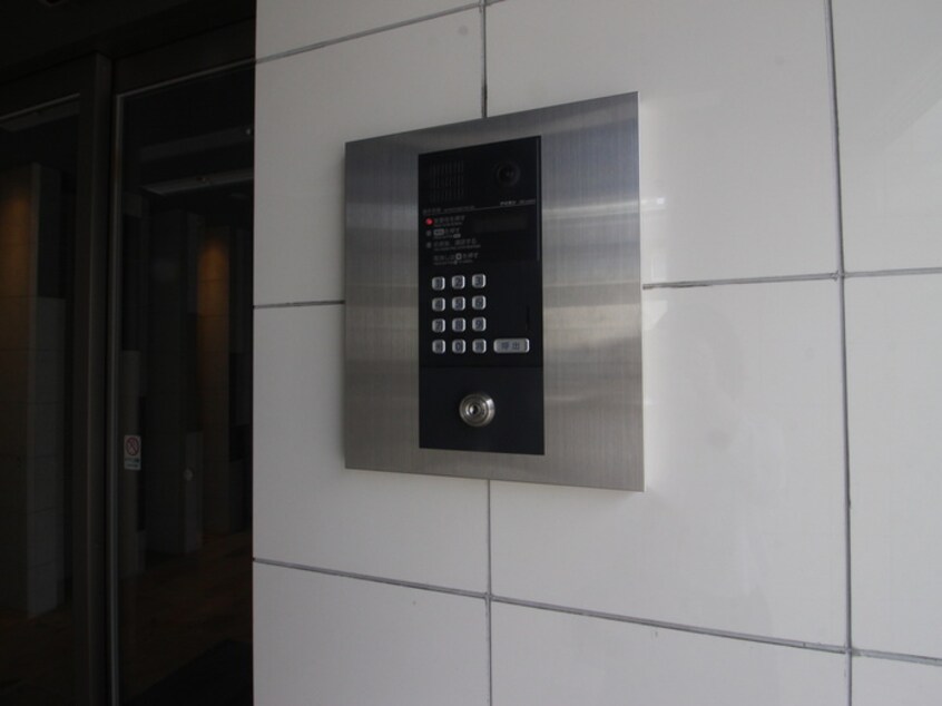 エントランス部分 ルノンドームＡ