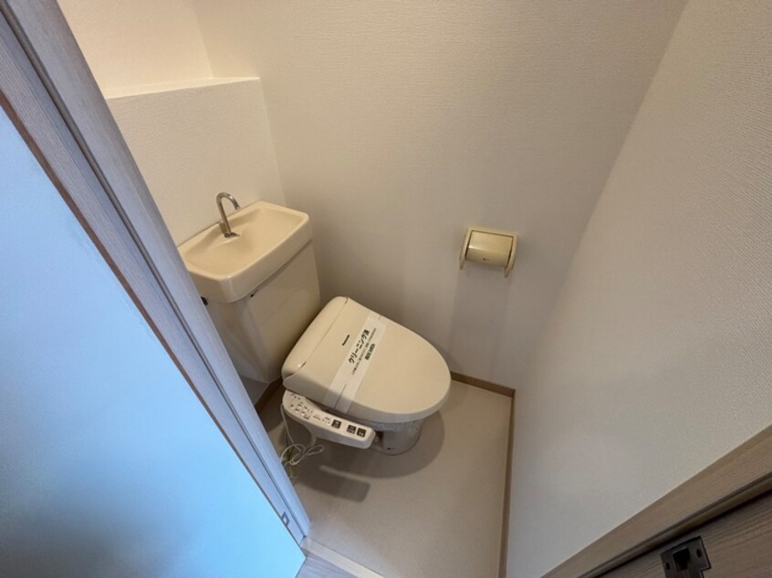 トイレ ﾄﾞミールイースト