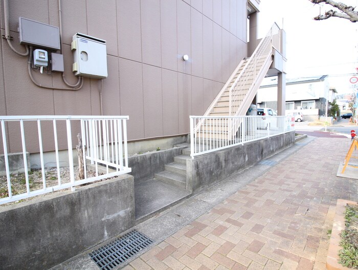 エントランス部分 スプリング岩崎