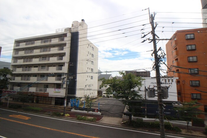 室内からの展望 レオン　ド　杉山