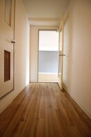 廊下 ＷＥＳＴ　ＣＲＥＥＫ