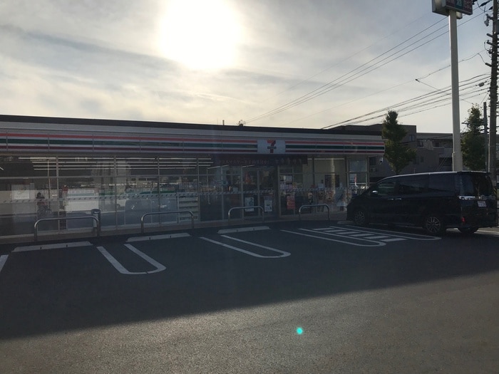 セブンイレブン(コンビニ)まで550m ＤＩ－３
