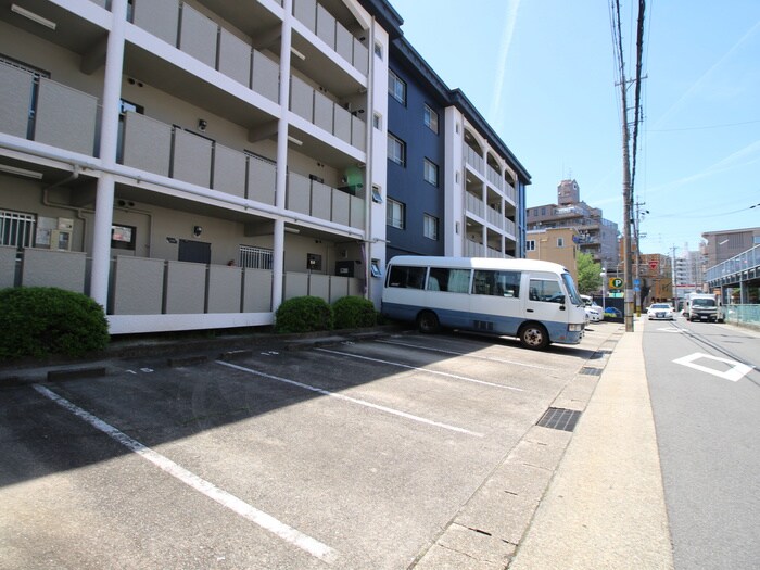 駐車場 シーズンコート植田