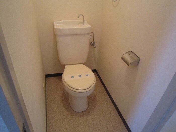 トイレ アネックス神の倉