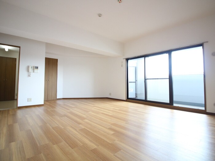 居室 ファヴォ－ル白壁