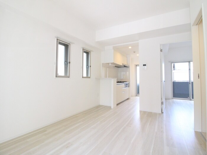 居室 Ｃｏｕｒｔ　ＭＡＲＩＡＧＥ