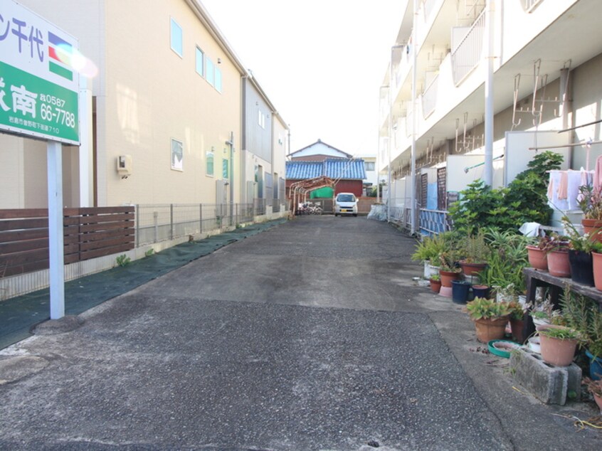 駐車場 マンション千代