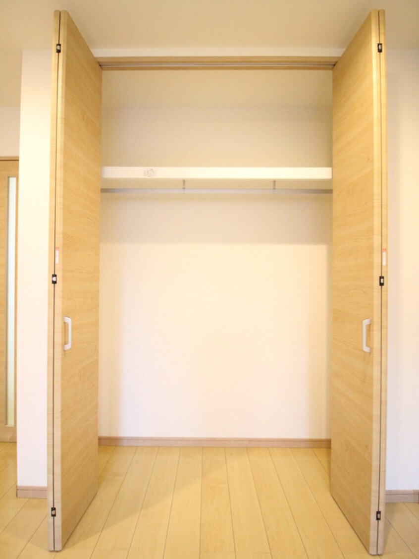 収納 メゾン・ド・ソレイユ黄金