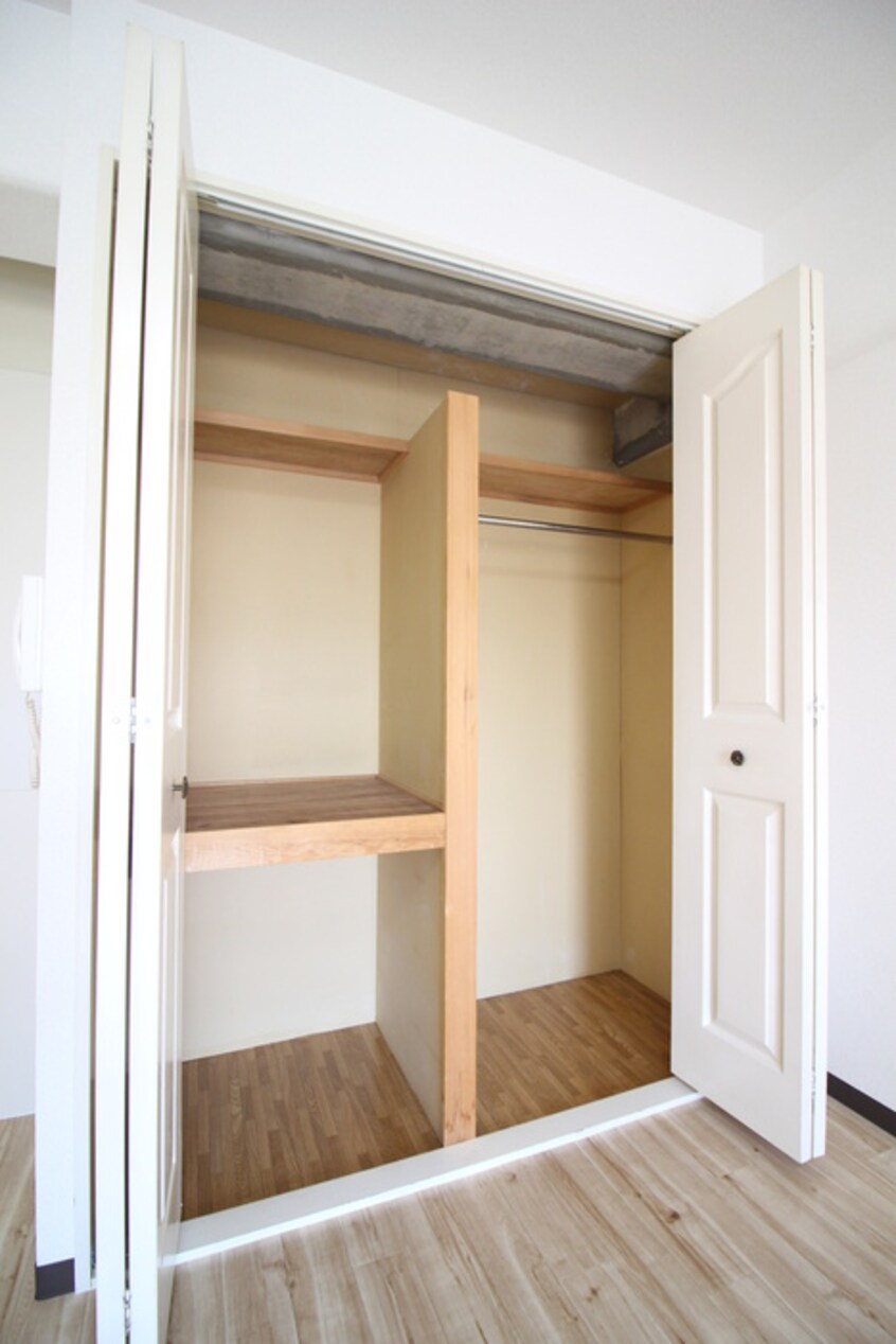 収納 アカデミーコート　アルキメデス