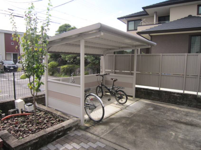 駐輪場 シャトレ－ン幸世館