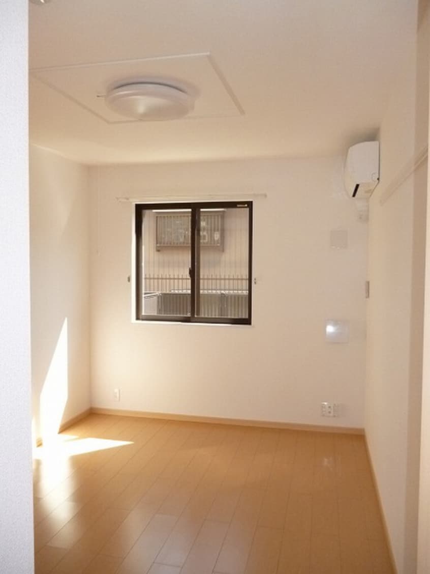 内観写真 ラヴァ－ズＢ