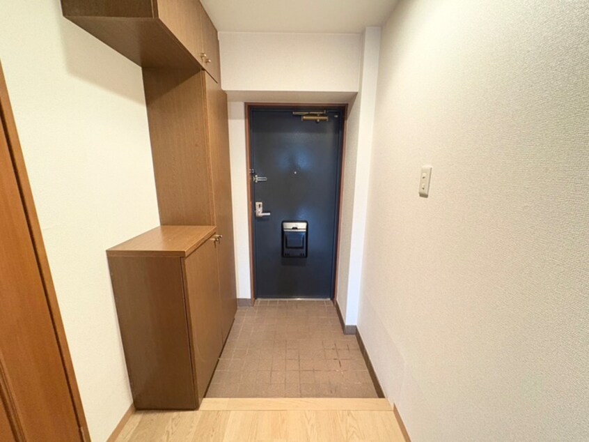 玄関 プログレスアサダ瓦町