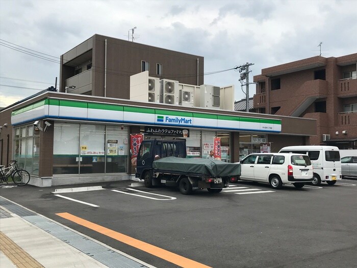 ファミリーマート中小田井2丁目店(コンビニ)まで540m ドマーニ上小田井