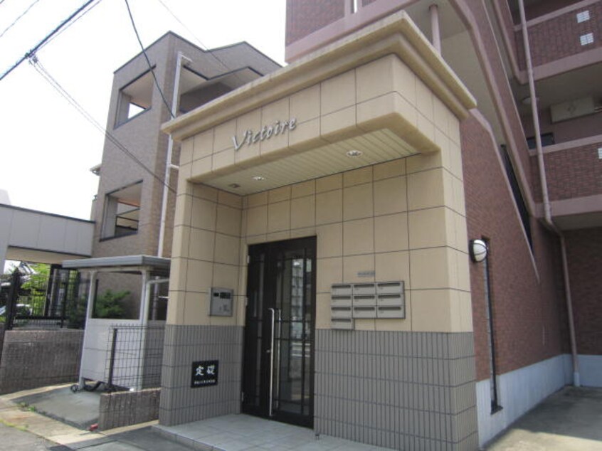 エントランス部分 ヴィクトワ－ル