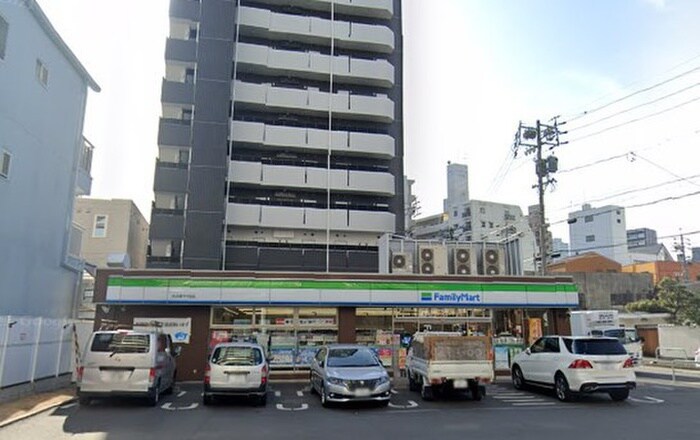ファミリーマート名古屋千代田店(コンビニ)まで170m プレサンスジェネ鶴舞(502)
