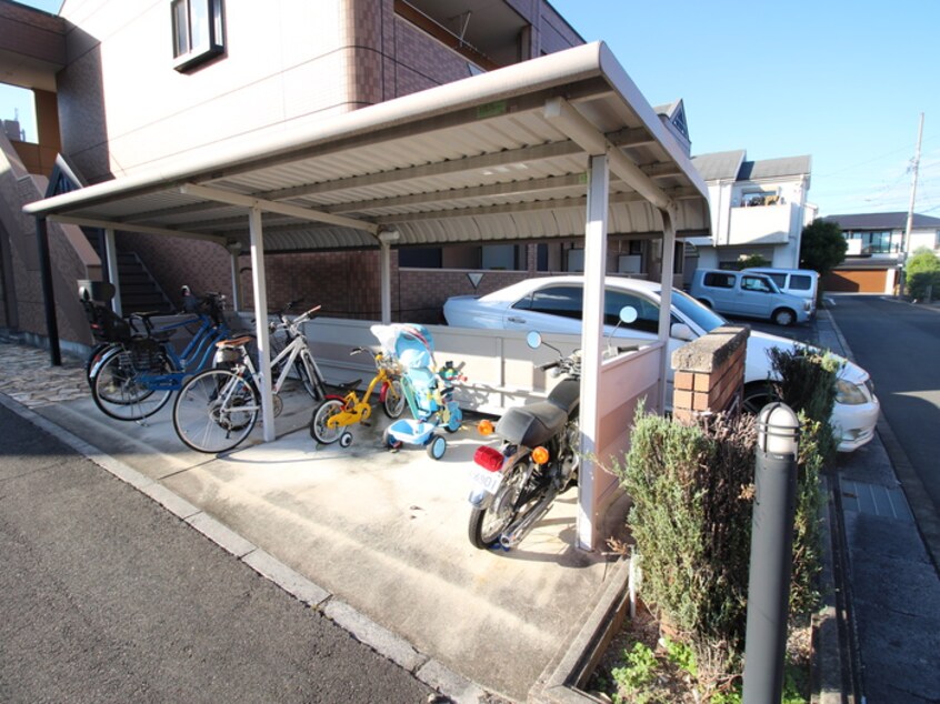 駐輪場 クレシア