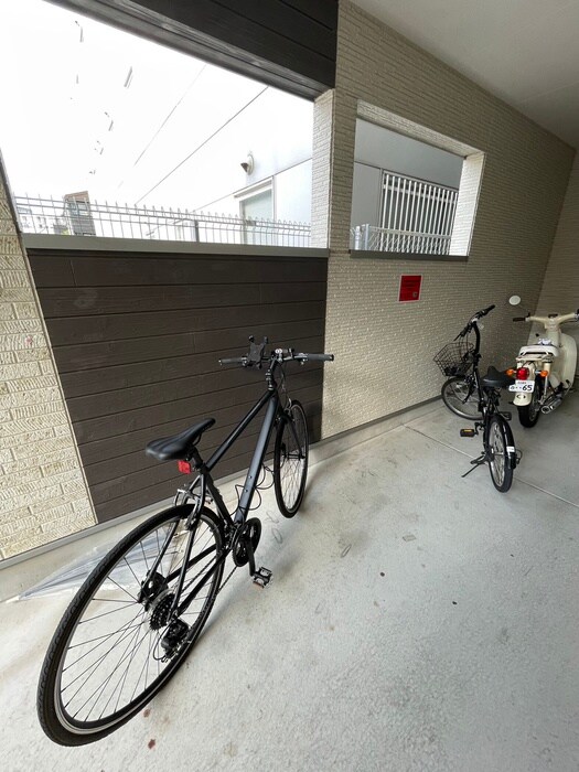 駐輪場 アジュール鶴舞