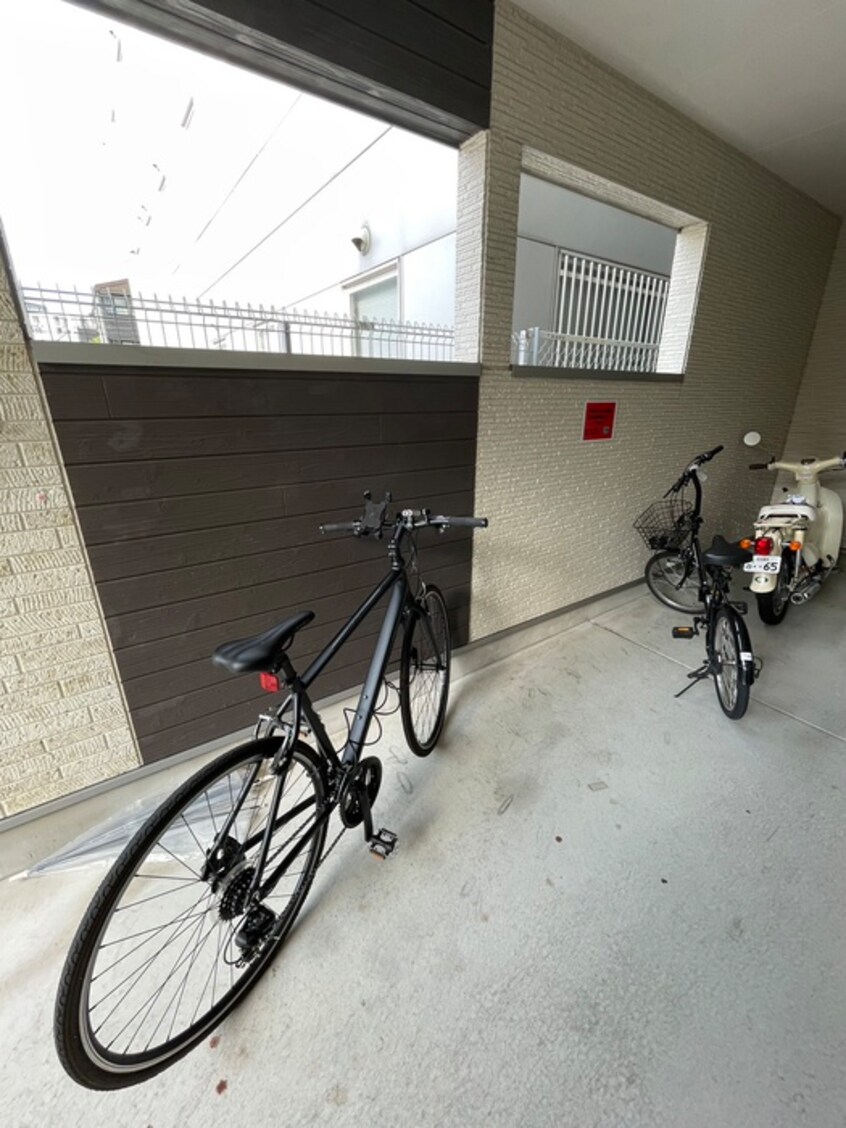駐輪場 アジュール鶴舞
