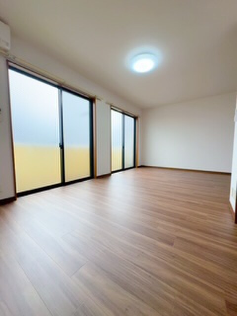 居室 アンプル－ルリ－ブルglandB