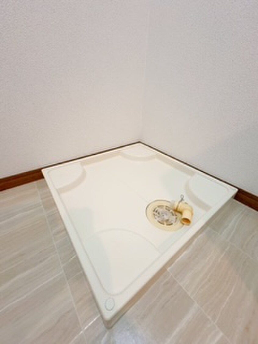 洗濯機置場 アンプル－ルリ－ブルglandB