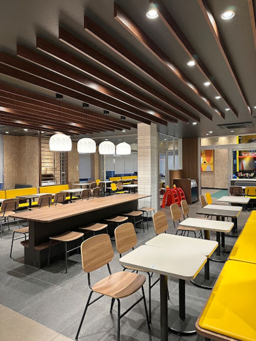 マクドナルド 一社店(ファストフード)まで450m 第２一社ビル