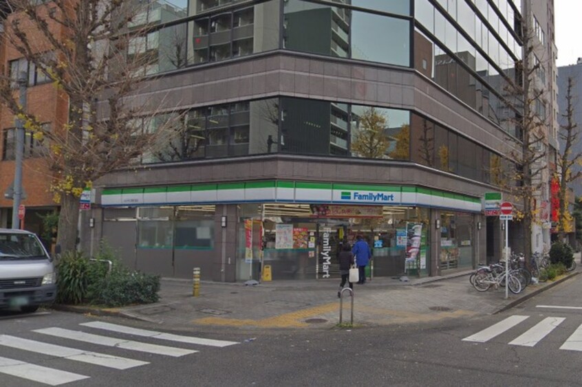 ファミリーマート丸の内七間町通店(コンビニ)まで44m ＲＥＳＩＤＥＮＣＥ丸の内七間町