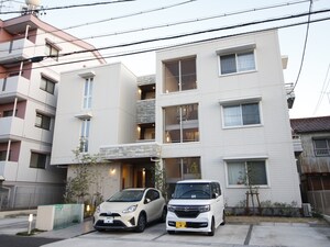 ピアレス八田南