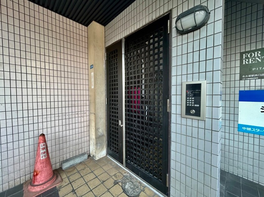 エントランス部分 ジョイフル鶴舞